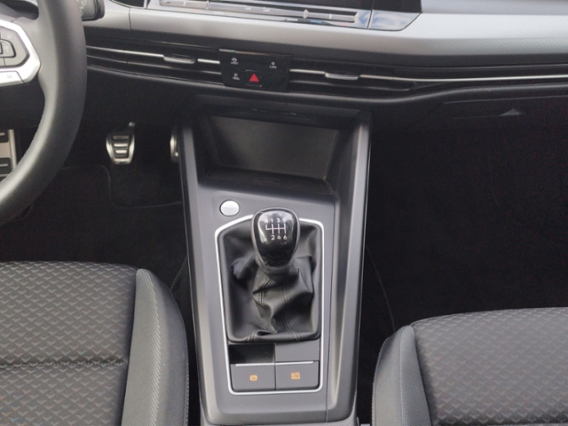 Golf VIII Active1.0 TSI MATRIX/PANO/CARPLAY