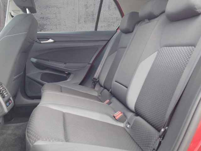 Golf VIII Active1.0 TSI MATRIX/PANO/CARPLAY