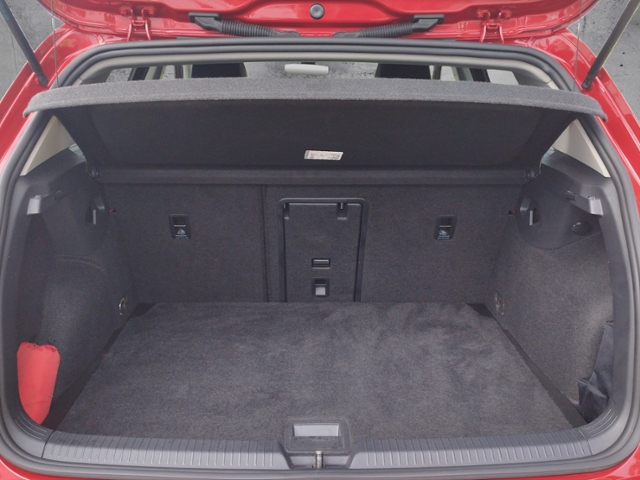 Golf VIII Active1.0 TSI MATRIX/PANO/CARPLAY