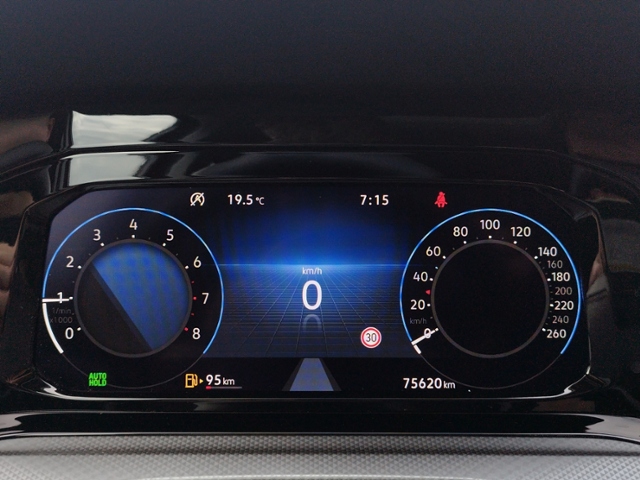 Golf VIII Active1.0 TSI MATRIX/PANO/CARPLAY