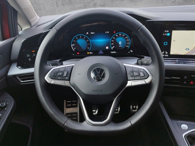 Golf VIII Active1.0 TSI MATRIX/PANO/CARPLAY
