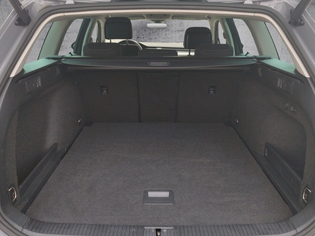 Passat Variant Business 2.0 TDI DSG AHK/RKF