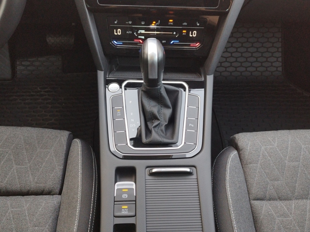 Passat Variant Business 2.0TSI DSG R-LINE RFK/NA