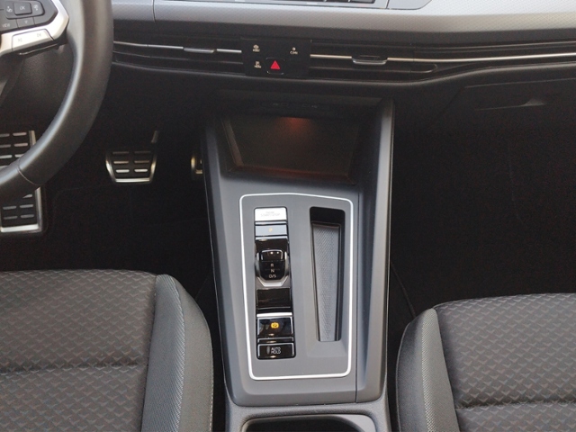 Golf VIII Active 1.0 eTSI DSG ACC/CARPLAY/SHZ