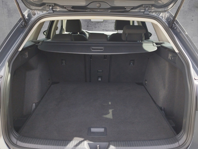 Golf VIII Variant Active 1.5 eTSI DSG ACC/CARPLA