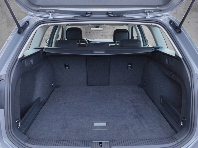 Passat Variant Business 2.0 TDI DSG AHK/360°