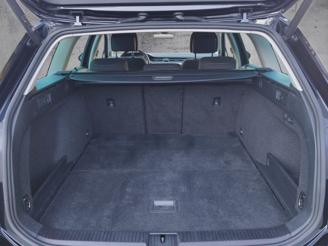 Passat Variant Business 2.0 TDI DSG R-LINE AHK