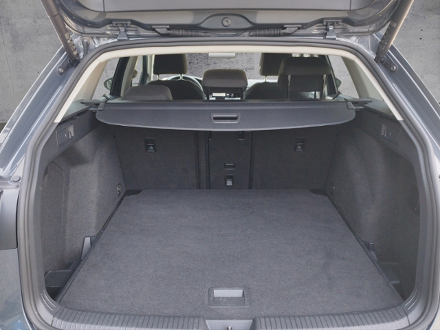 Golf VIII Variant Style 1.5 eTSI DSG AHK/KEYLESS