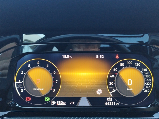 Golf VIII Variant 1.5 eTSI DSG R-LINE DCC/PANO