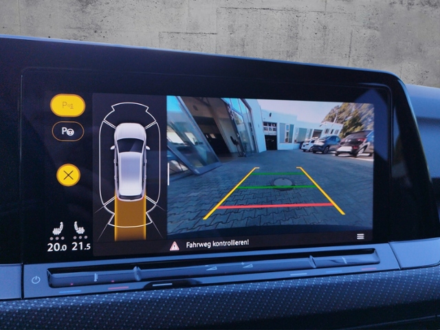 Golf VIII Variant 1.5 eTSI DSG R-LINE DCC/PANO