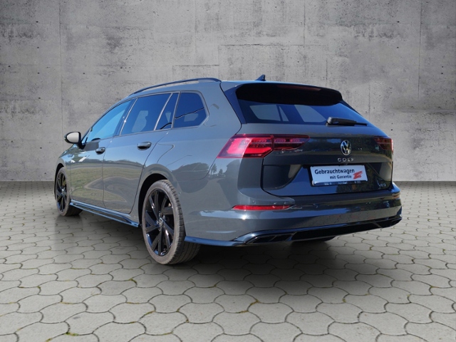 Golf VIII Variant 1.5 eTSI DSG R-LINE DCC/PANO