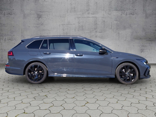 Golf VIII Variant 1.5 eTSI DSG R-LINE DCC/PANO