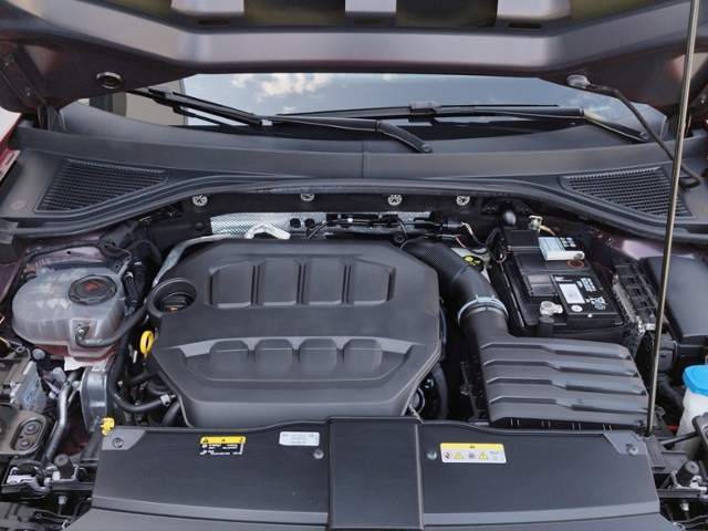 T-Roc 2.0 TSI 4M DSG R-LINE AHK/RFK/KEYLESS