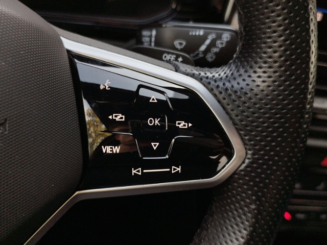 T-Roc 2.0 TSI 4M DSG R-LINE AHK/RFK/KEYLESS
