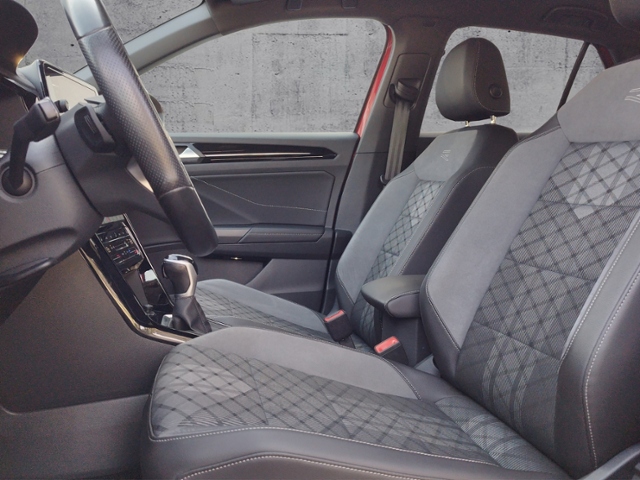 T-Roc 2.0 TSI 4M DSG R-LINE AHK/RFK/KEYLESS