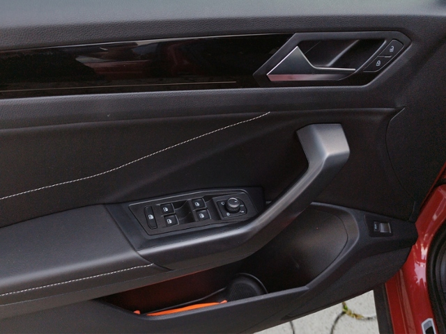 T-Roc 2.0 TSI 4M DSG R-LINE AHK/RFK/KEYLESS