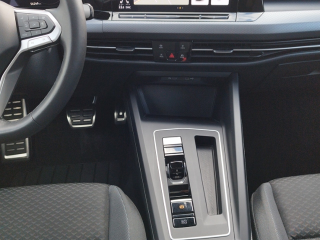 Golf VIII Active 1.5 eTSI DSG MATRIX/ACC/CARPLAY
