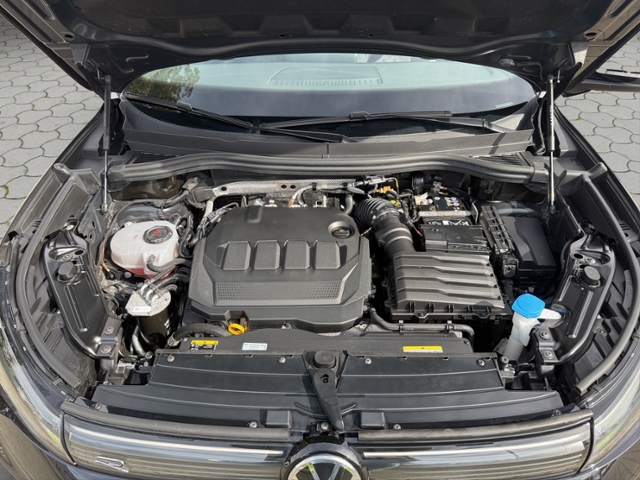 Tiguan 2.0 TDI DSG R-LINE AHK/MATRIX