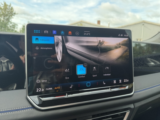 Tiguan 2.0 TDI DSG R-LINE AHK/MATRIX