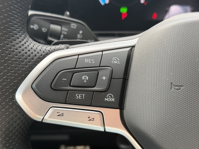 Tiguan 2.0 TDI DSG R-LINE AHK/MATRIX