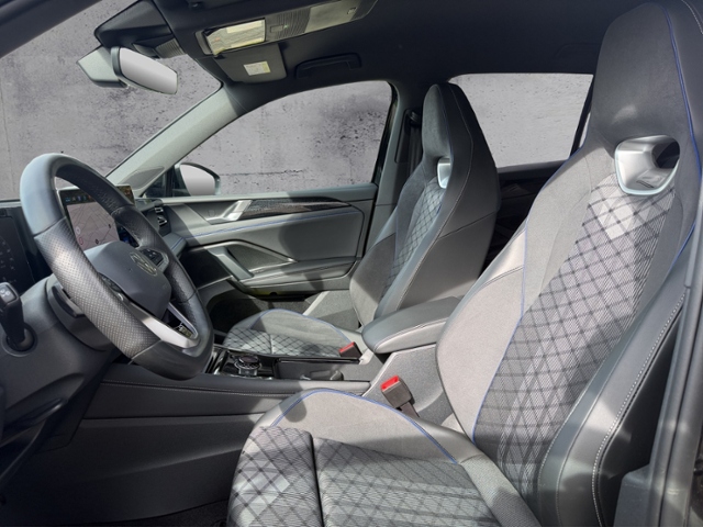 Tiguan 2.0 TDI DSG R-LINE AHK/MATRIX