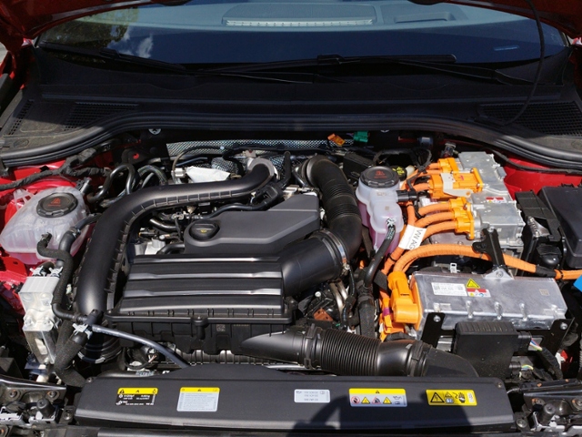 Passat Variant 1.5 TSI eHybrid DCC/HUD/KEYLESS