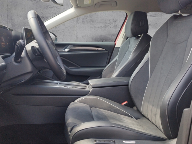 Passat Variant 1.5 TSI eHybrid DCC/HUD/KEYLESS