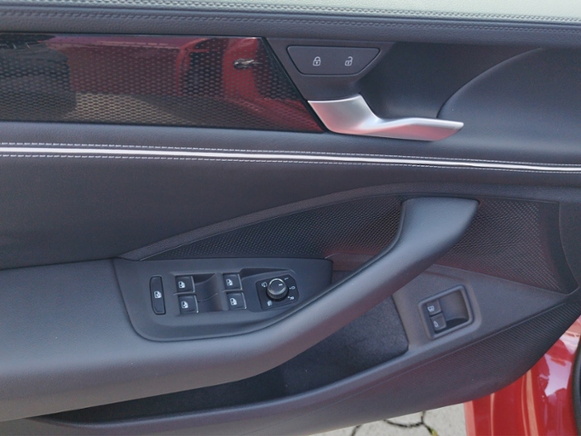 Passat Variant 1.5 TSI eHybrid DCC/HUD/KEYLESS