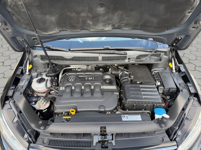 Touran Comfortline 2.0 TDI LED/PARK/NAV
