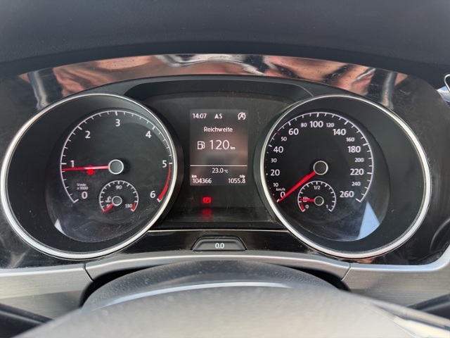 Touran Comfortline 2.0 TDI LED/PARK/NAV