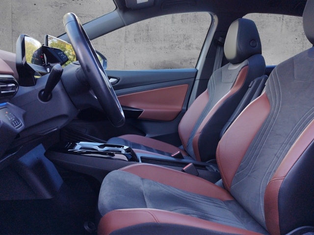 ID.5 Pro Performance 82kWh PANO/STH/360°