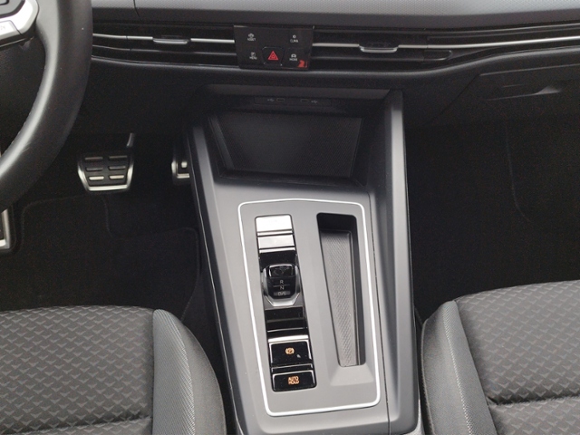 Golf VIII Active 2.0 TDI DSG CARPLAY/ACC/PARK