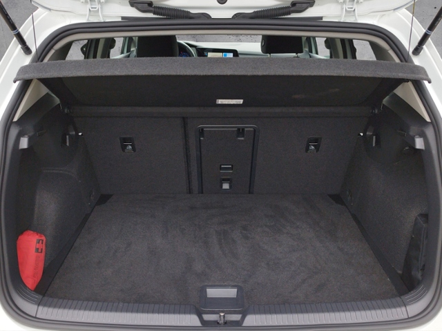 Golf VIII Active 2.0 TDI DSG CARPLAY/ACC/PARK