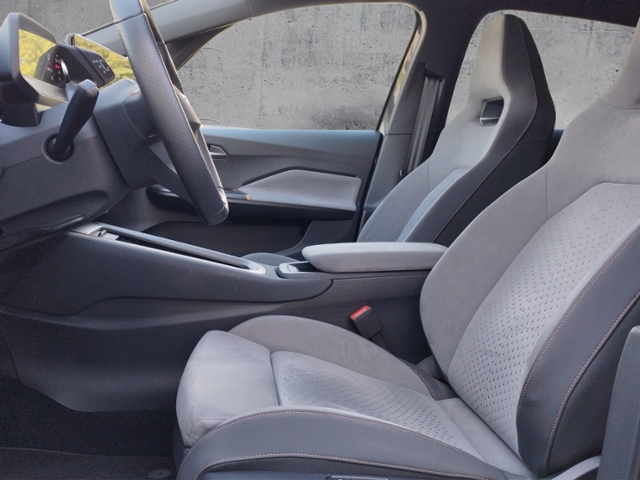 Born 62kWh KEYLESS/RFK/BEATS/SHZ