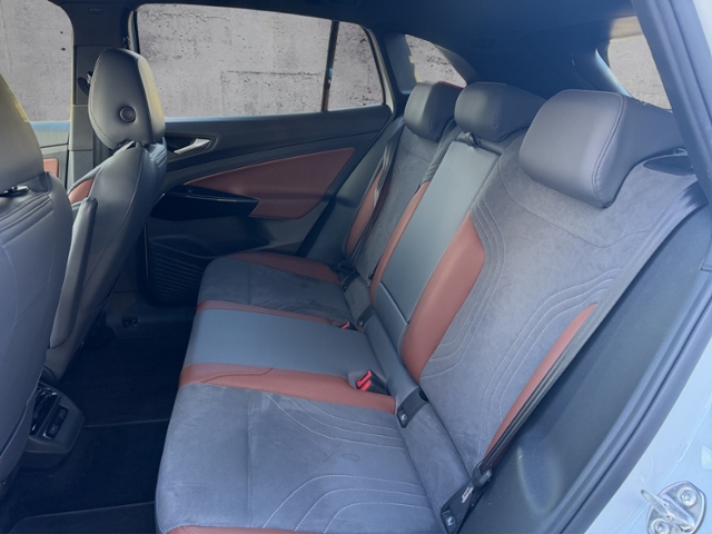 ID.4 Pro Performance 82kWh 1st Max WP/STH/PANO