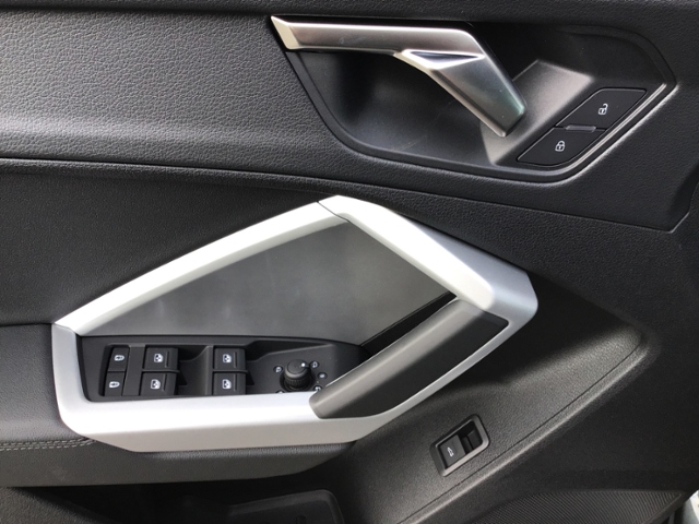 Q3 S line 35TDI S tronic Matrix/Navi/Assistenz K