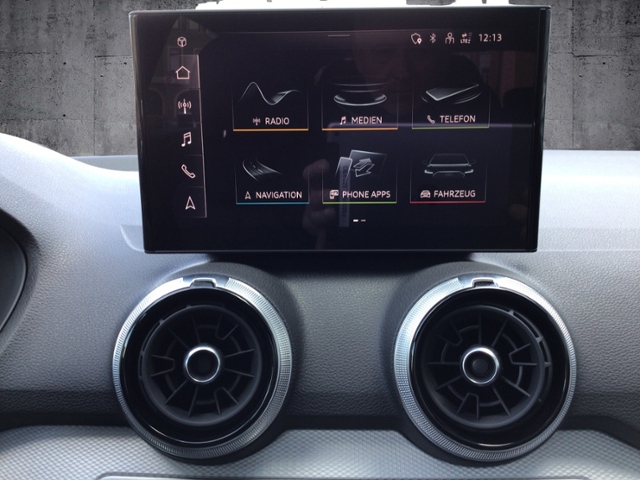Q2 advanced 30 TFSI AHK/GRA/SHZ KLIMA LED ALU