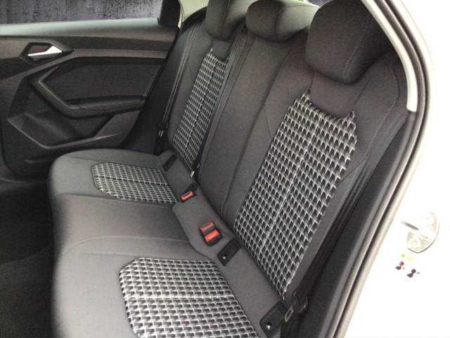 A1 Sportback S line 30 TFSI S-tronic LED/SHZ/GRA
