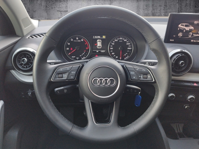 Q2 advanced 30 TFSI MATRIX/SHZ KLIMA ALU