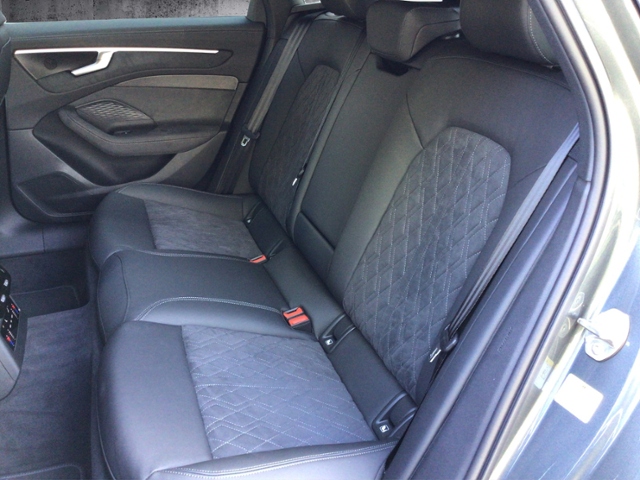 A6 Avant edition one 2.0TDI quattro S tronic/PDC
