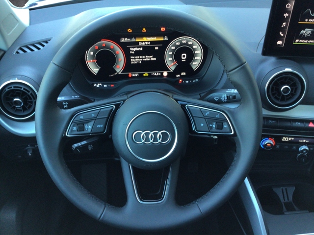 Q2 30 TFSI Parken/SHZ/LED KLIMA LED ALU