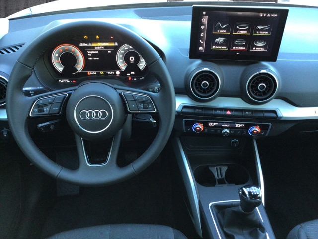 Q2 30 TFSI Parken/SHZ/LED KLIMA LED ALU