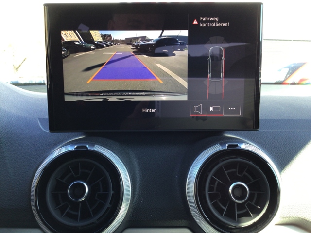 Q2 S line 35 TFSI S tronic Matrix/SHZ KLIMA LEDE