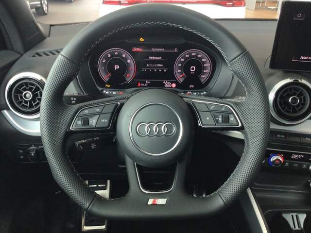 Q2 S line 35 TFSI S tronic Matrix/SHZ KLIMA LEDE