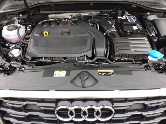Q2 advanced 35TFSI S tron Sportsitze/RFK/GRA/LED