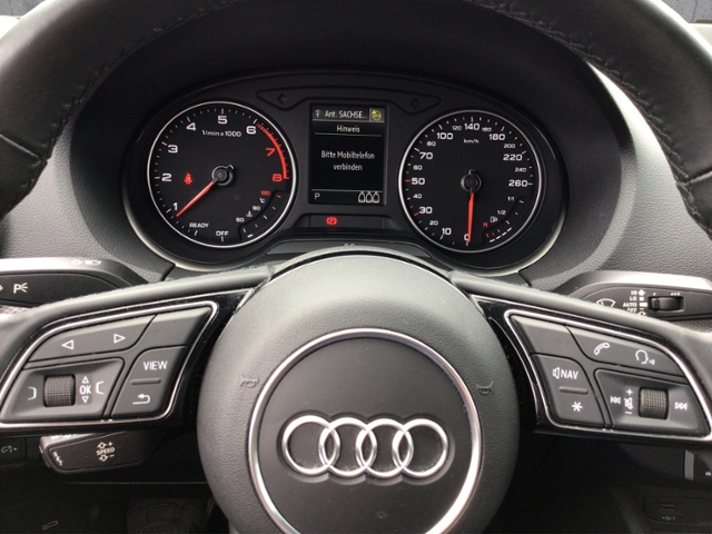 Q2 advanced 35TFSI S tron Sportsitze/RFK/GRA/LED