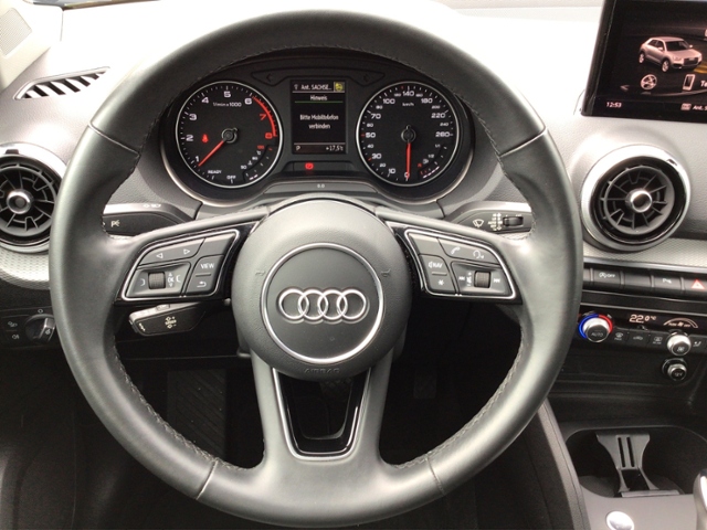 Q2 advanced 35TFSI S tron Sportsitze/RFK/GRA/LED