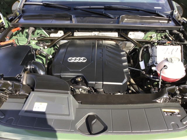 Q5 45TFSI qua edition one S line/Matrix/Business