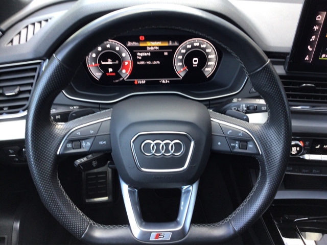 Q5 45TFSI qua edition one S line/Matrix/Business