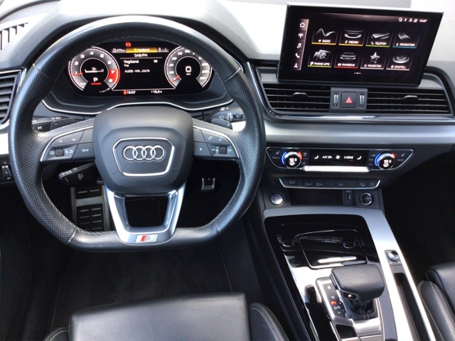 Q5 45TFSI qua edition one S line/Matrix/Business